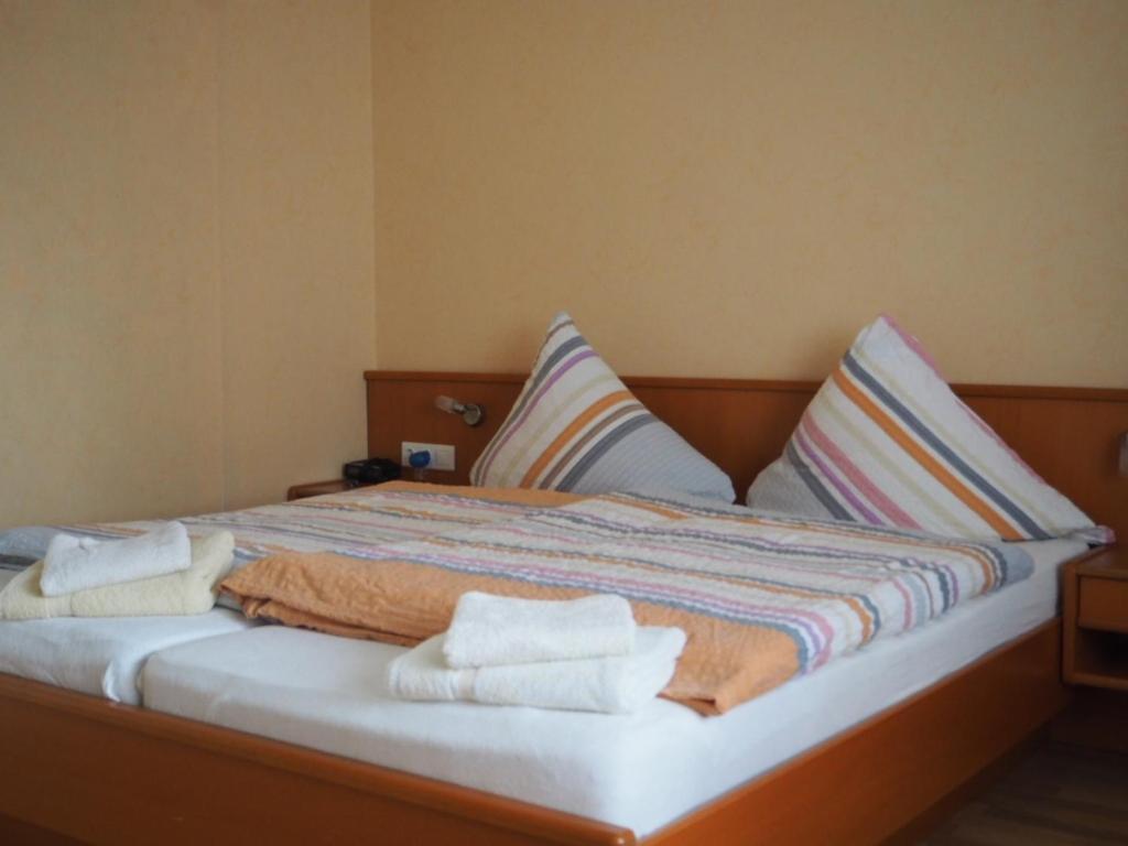 Ferienwohnung Weingut&Gastehaus Andreas Erz Brauneberg Zimmer foto