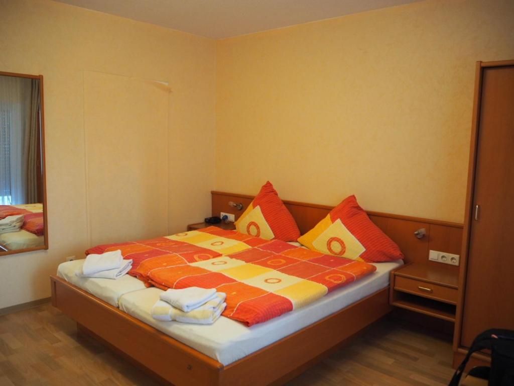 Ferienwohnung Weingut&Gastehaus Andreas Erz Brauneberg Zimmer foto