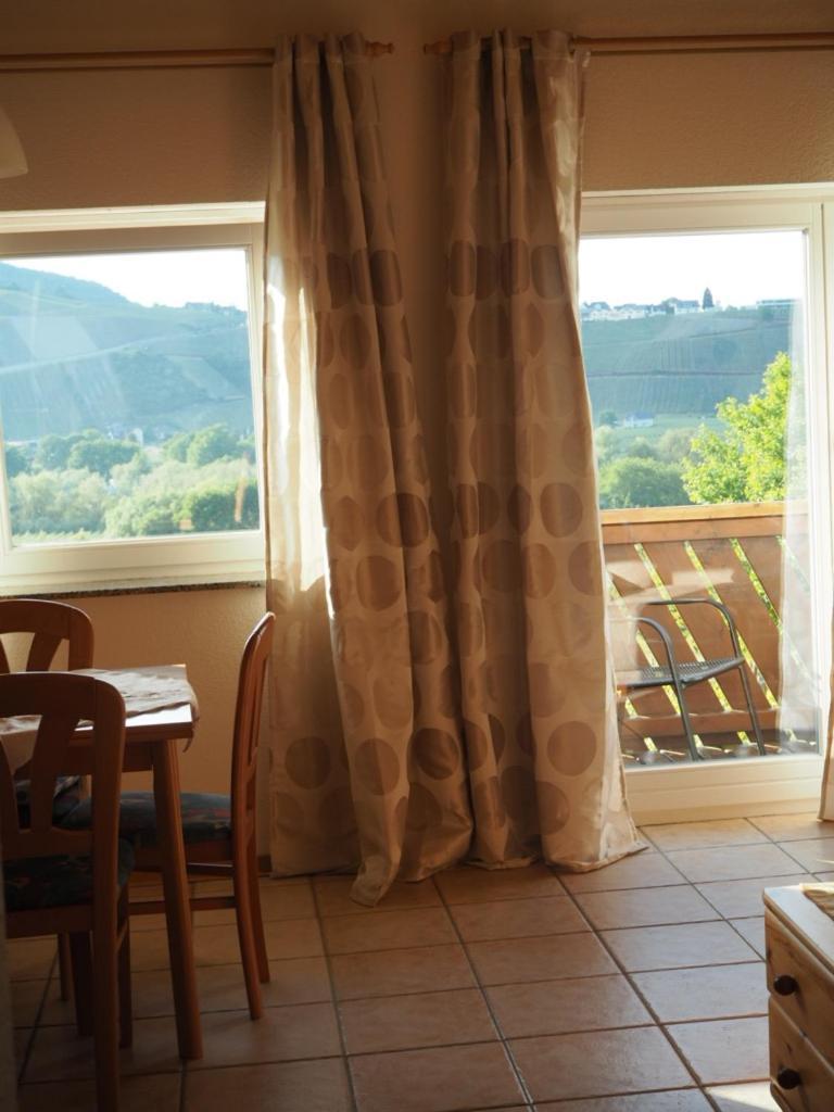 Ferienwohnung Weingut&Gastehaus Andreas Erz Brauneberg Zimmer foto